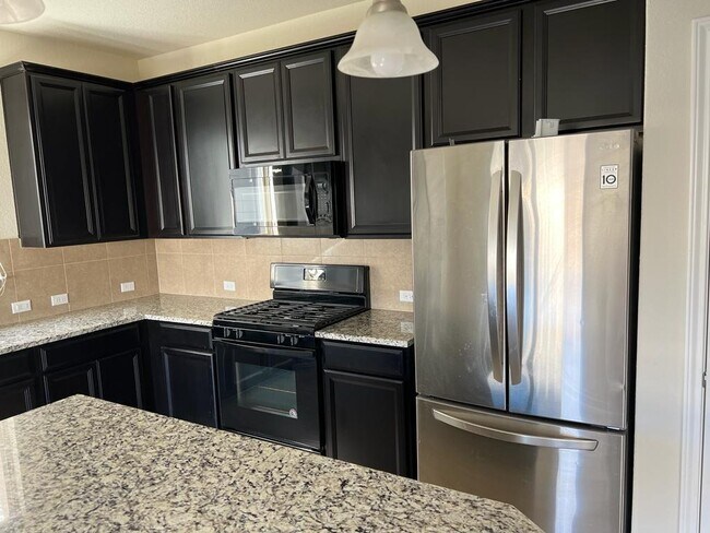Building Photo - 13909 Osmarea Dr