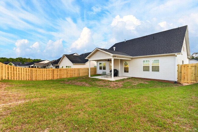 Building Photo - Like New 4BR Ranch with Modern Finishes & Prime Location in Elgin