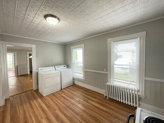 Building Photo - 350 Portland St