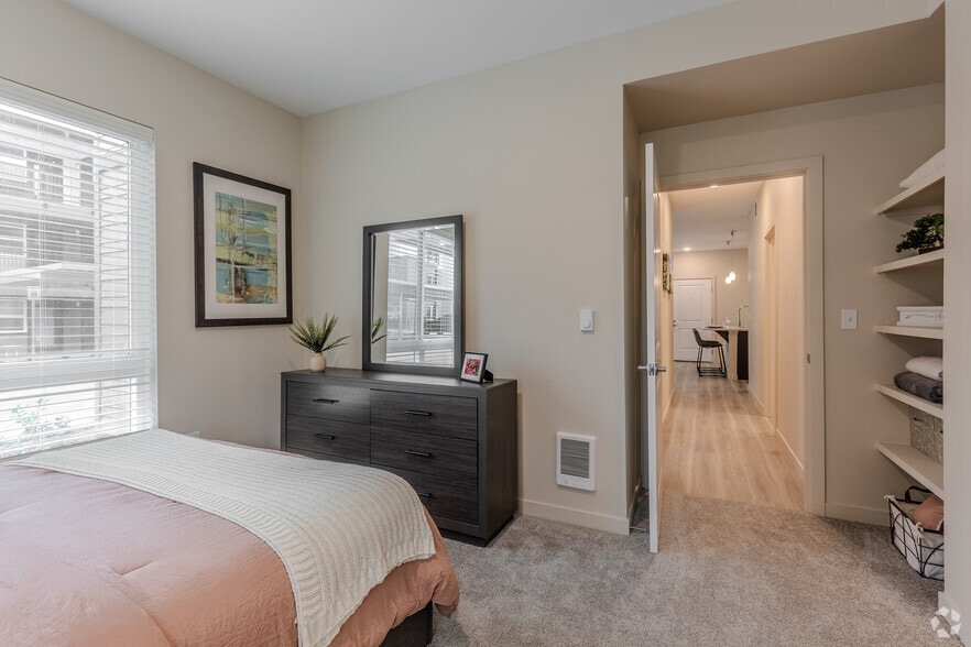 Primary Photo - Fox Ridge Apartments