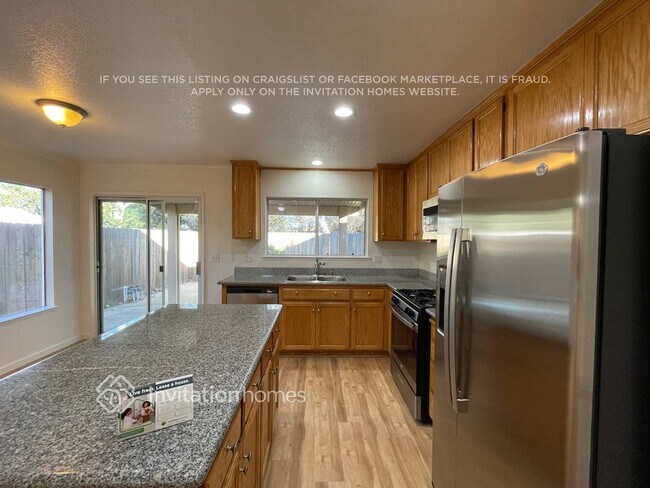 Building Photo - 456 Victory Ave