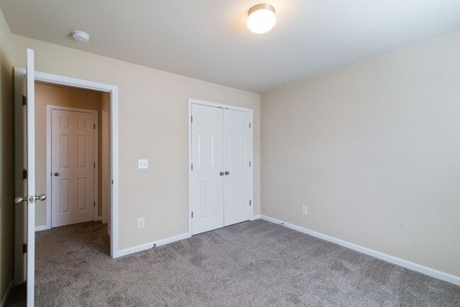 Building Photo - 1030 Ashmore Dr