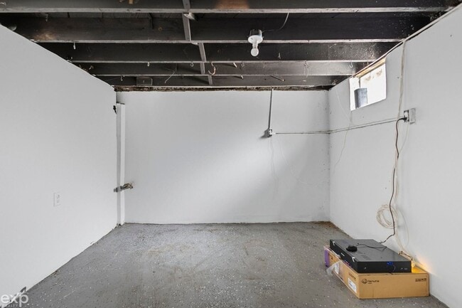 Building Photo - 13320 Jane Ave