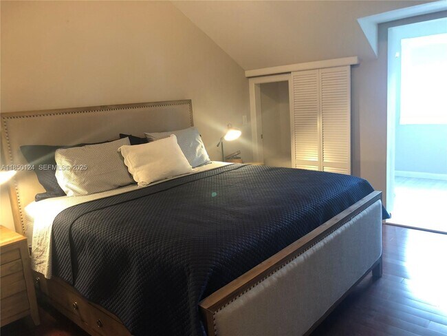 Building Photo - 1524 Argyle Dr