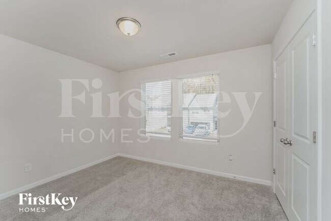 Building Photo - 2094 Cypress Village Dr NW