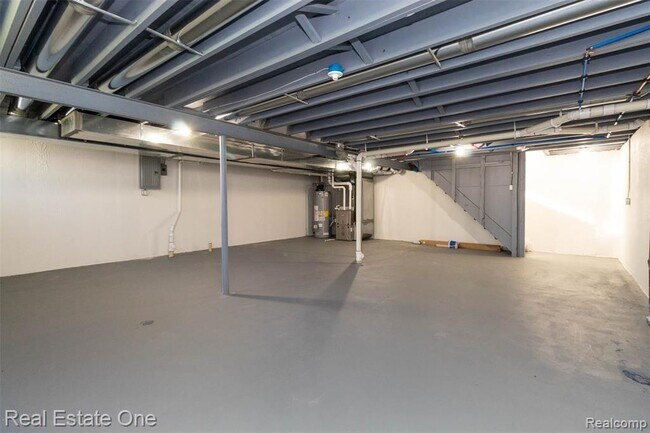 Building Photo - 5485 Hammersmith Dr