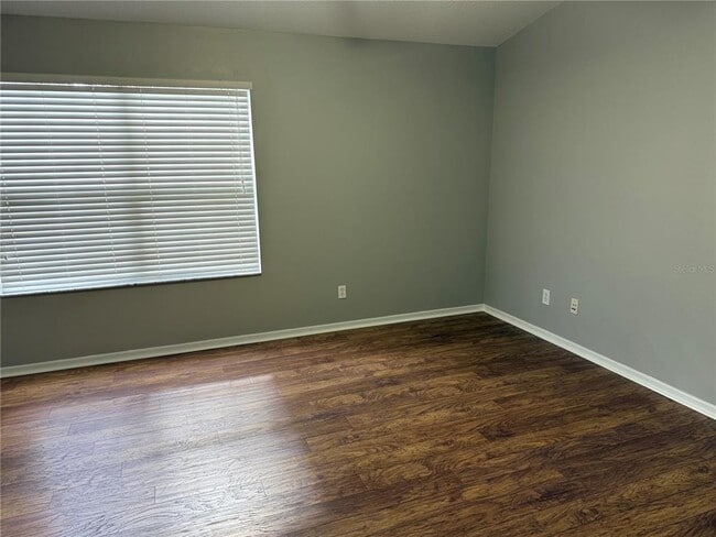 Building Photo - 15776 Fishhawk Falls Dr