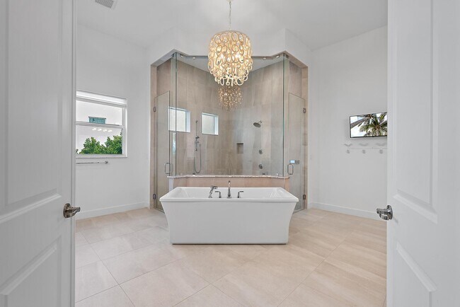 Building Photo - 8270 SE Pennock Trail