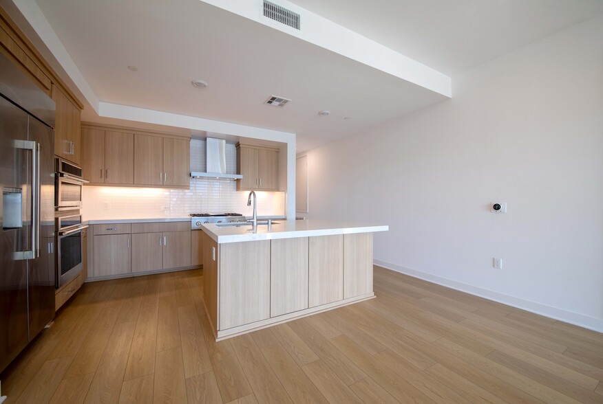 Building Photo - 2207 Rivington