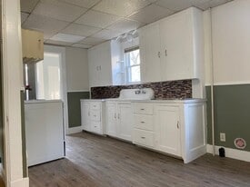 Building Photo - 25 Monument St