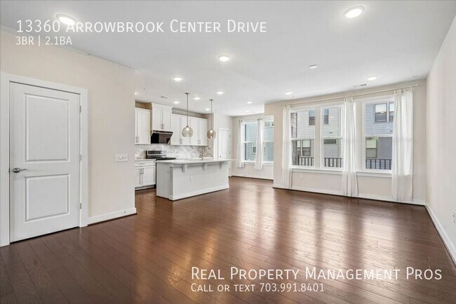 Building Photo - 13360 Arrowbrook Centre Dr