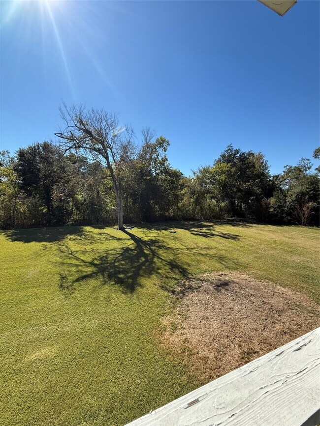 Building Photo - 827 Algoa-Friendswood Rd