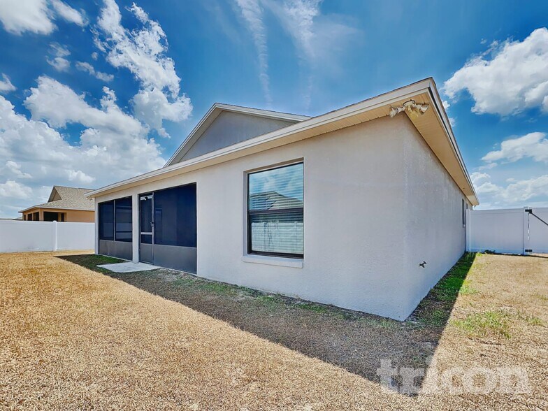 Building Photo - 3140 Kiwi Ave