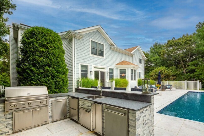 Building Photo - 48 Woodthrush Ln