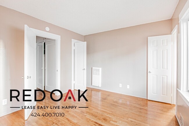 Building Photo - 220 Mira Mar Ave