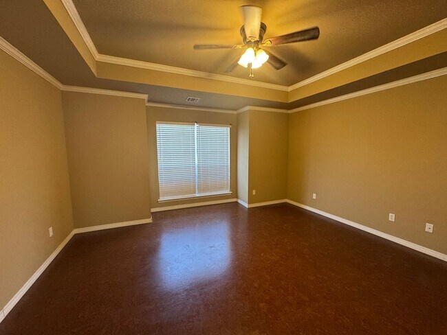 Building Photo - BIXBY - 4 Bedroom, 2.5 baths, 2 car garage...