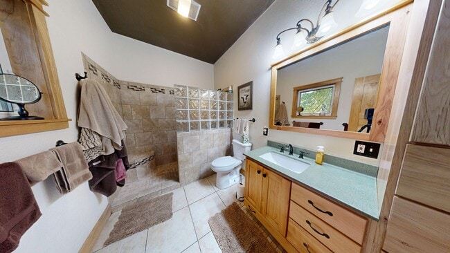 Building Photo - 1 Bed 1 Bath Home in the Country