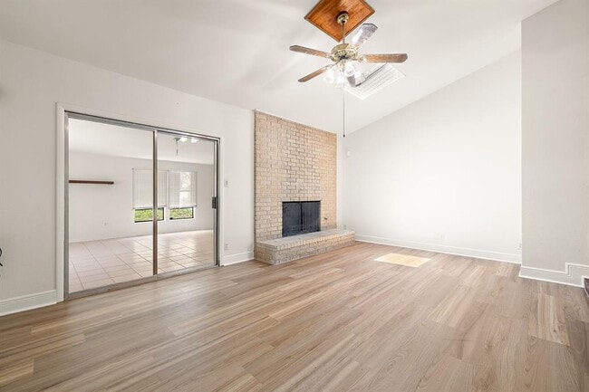 Building Photo - 403 Flournoy Dr
