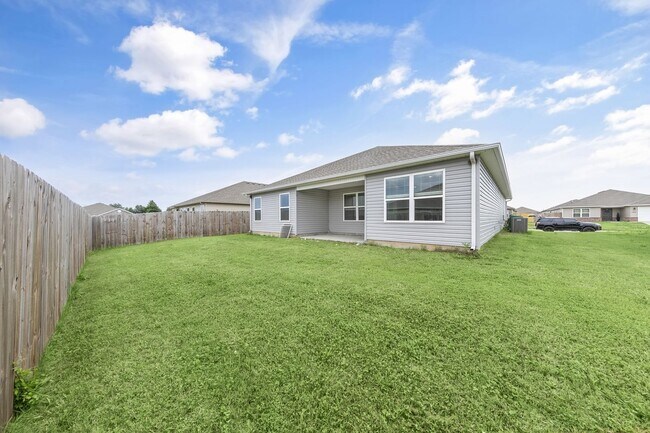Building Photo - 4 Bedroom 2 Bath in Morningside Estates