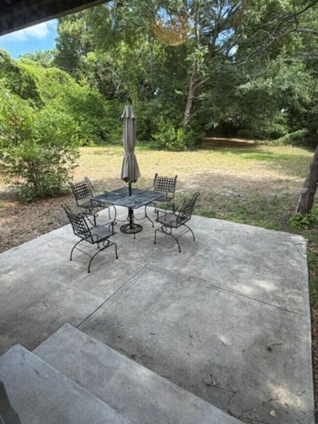Building Photo - 428 Long Leaf Acres Dr