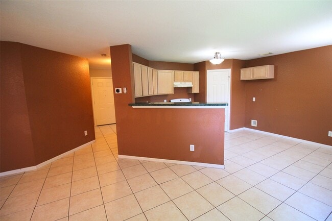 Building Photo - 2117 Whittier Dr