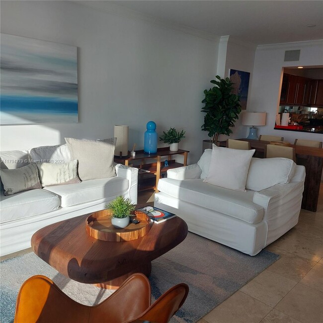Building Photo - 2301 Collins Ave
