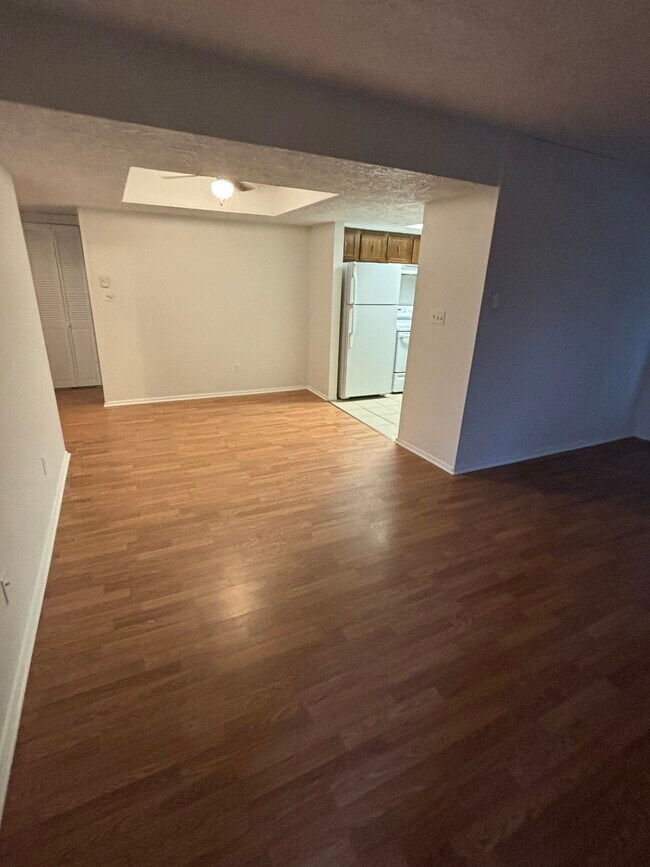 Building Photo - 1440 Vega Cir