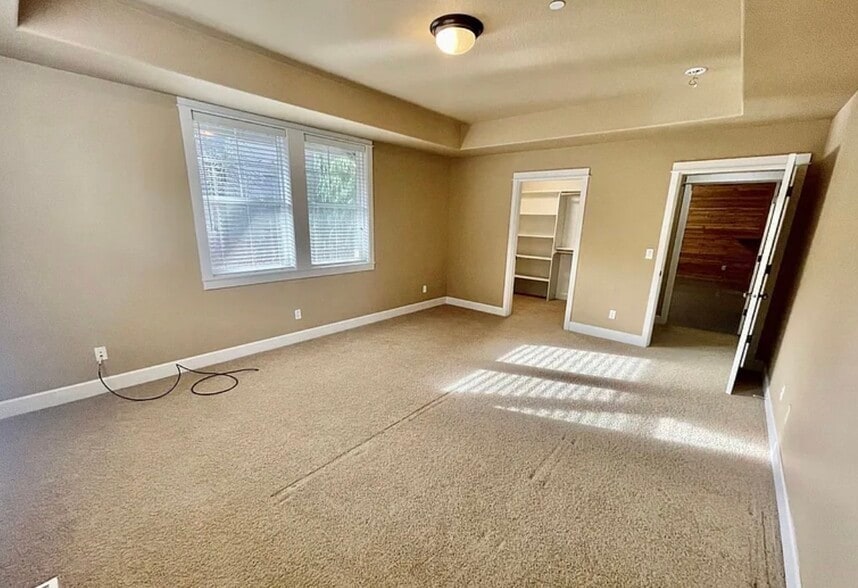 Building Photo - 8557 SE Bristol Park Dr