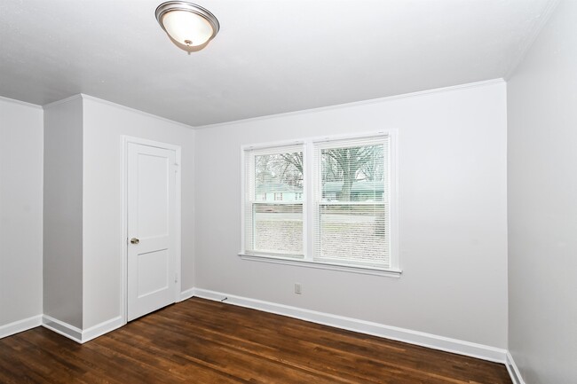 Building Photo - 1249 Dearing Rd