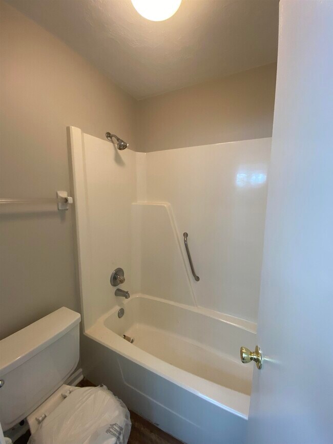 Building Photo - 2923 Woodrich Dr