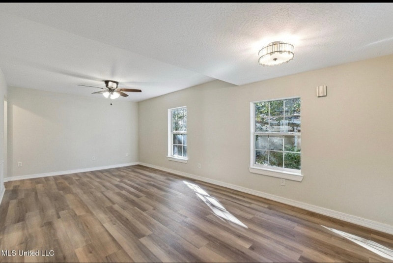 Building Photo - 2410 Tyler Ave