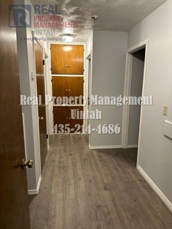 Building Photo - Cute 1-to-2-bedroom apartment.  MOVE IN SPECIAL!!!! $400 OFF FIRST MONTHS RENT WHEN YOU SIGN A 12...