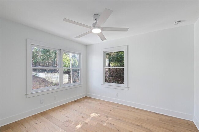 Building Photo - 1275 The by Way NE