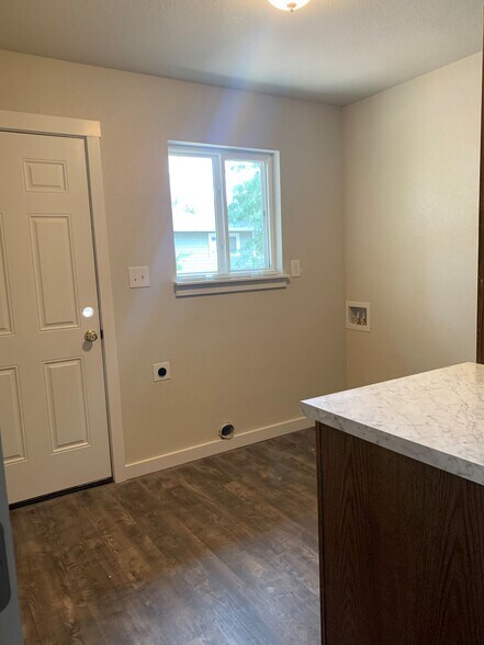 Building Photo - 338 25th Avenue Ct