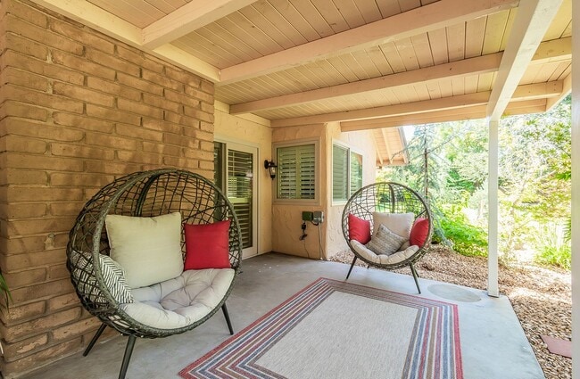 Building Photo - Stunning Woodward Park, Northeast Fresno, ...