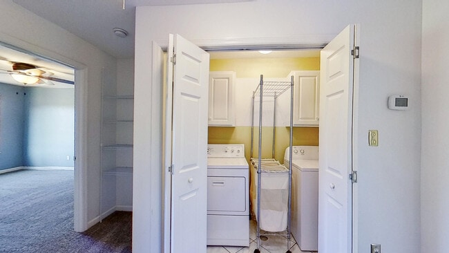 Building Photo - 690 Riverfront Dr