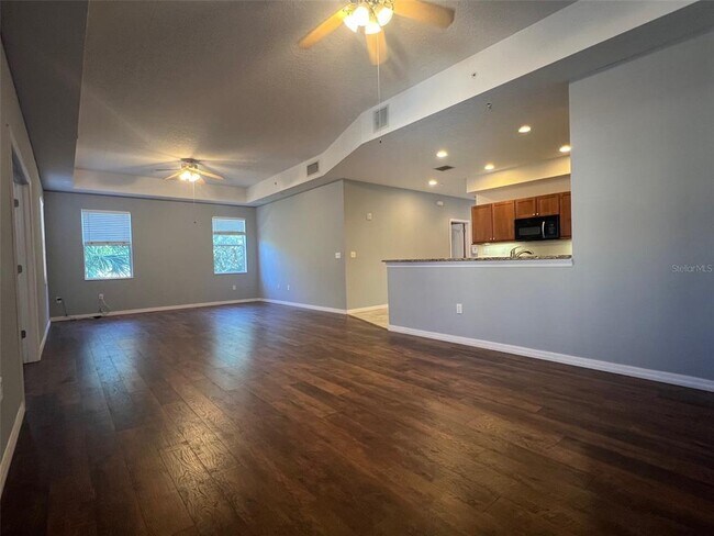 Building Photo - 642 Wells Ct