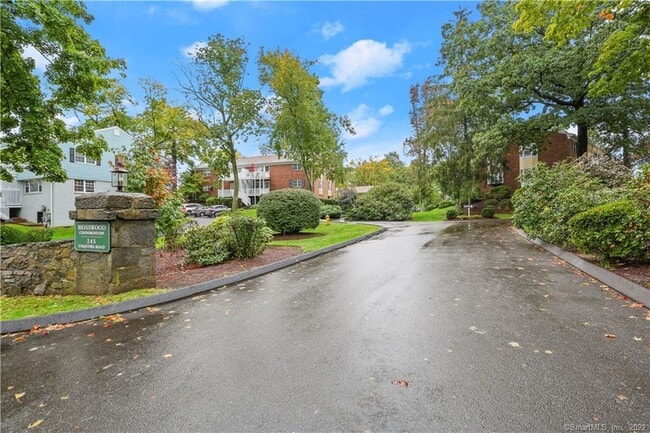 Building Photo - 245 Unquowa Rd