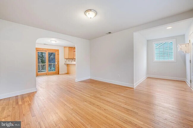Building Photo - 2957 Strathmeade St