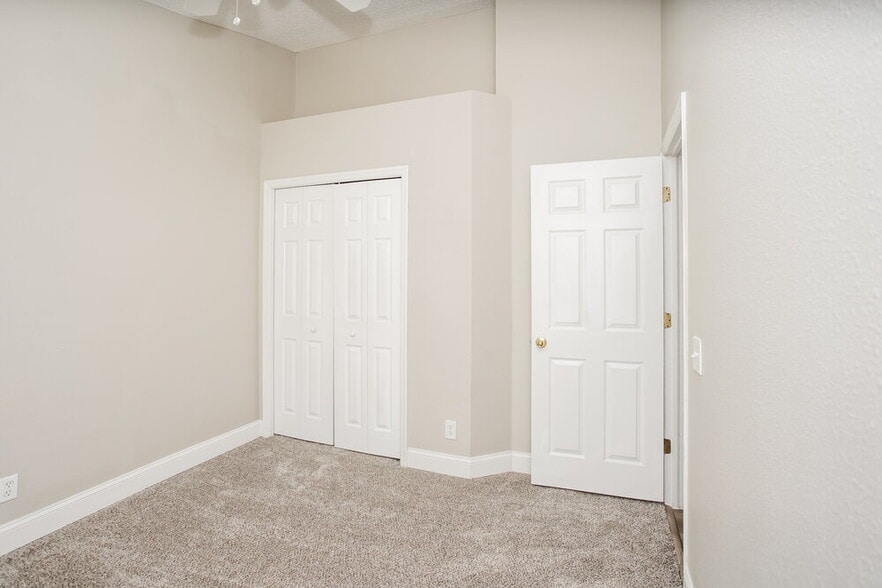 Building Photo - 740 Vallance Way NE