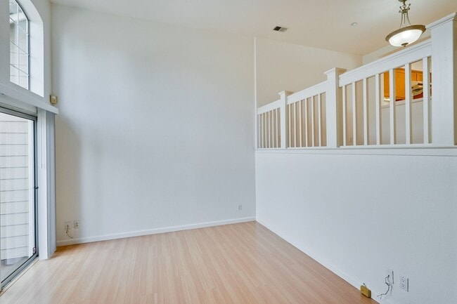 Building Photo - Amazing Floor Plan Multi Level Townhome in North San Jose @ California Northpointe