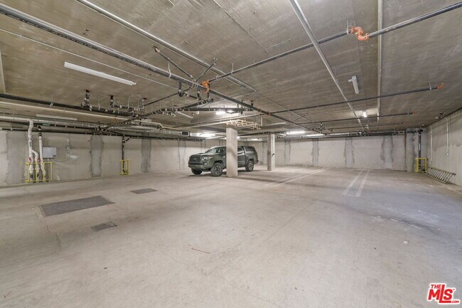 Building Photo - 3755 S Canfield Ave