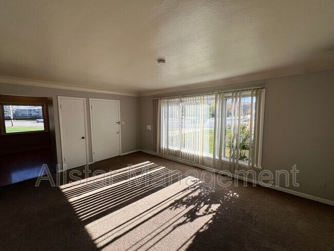 Building Photo - 26601 Lakeshore Blvd