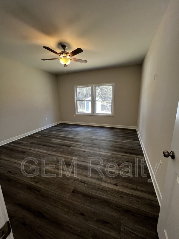 Building Photo - 38 Meadow View Ln