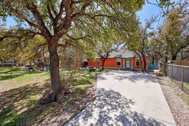 Building Photo - 14811 Foy Dr