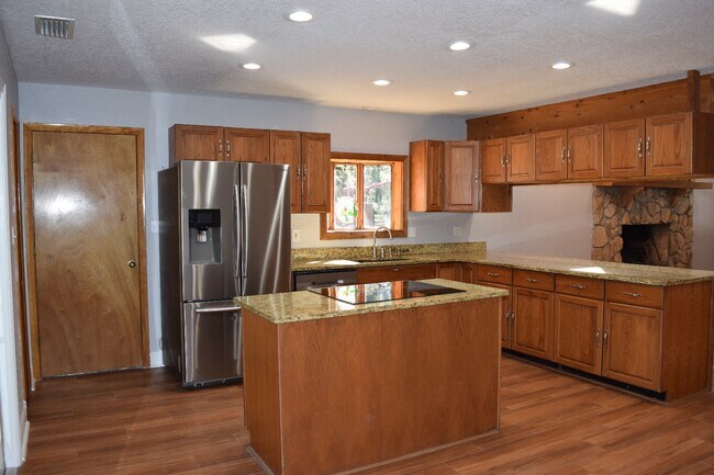 Building Photo - 2718 Viola Ln