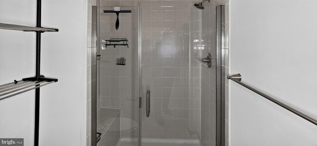 Building Photo - 5363 S Center Dr