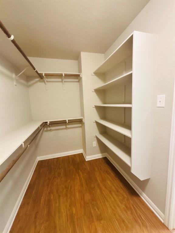 Building Photo - 1418 Walden Pond Dr