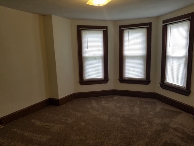 Building Photo - House for Rent in Quincy