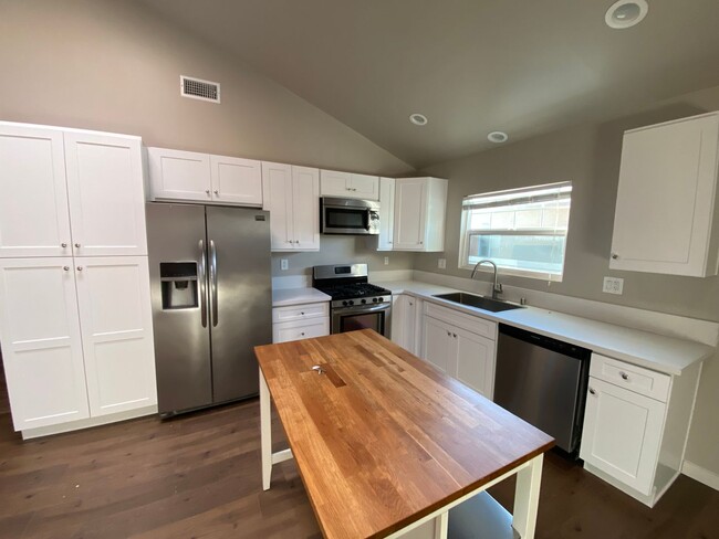 Building Photo - 5708 Colfax Ave